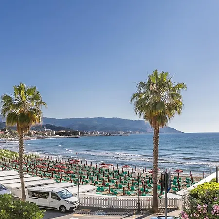 Nautilus- Front Mare/spiaggia Terrace Panoramica Apartment Diano Marina